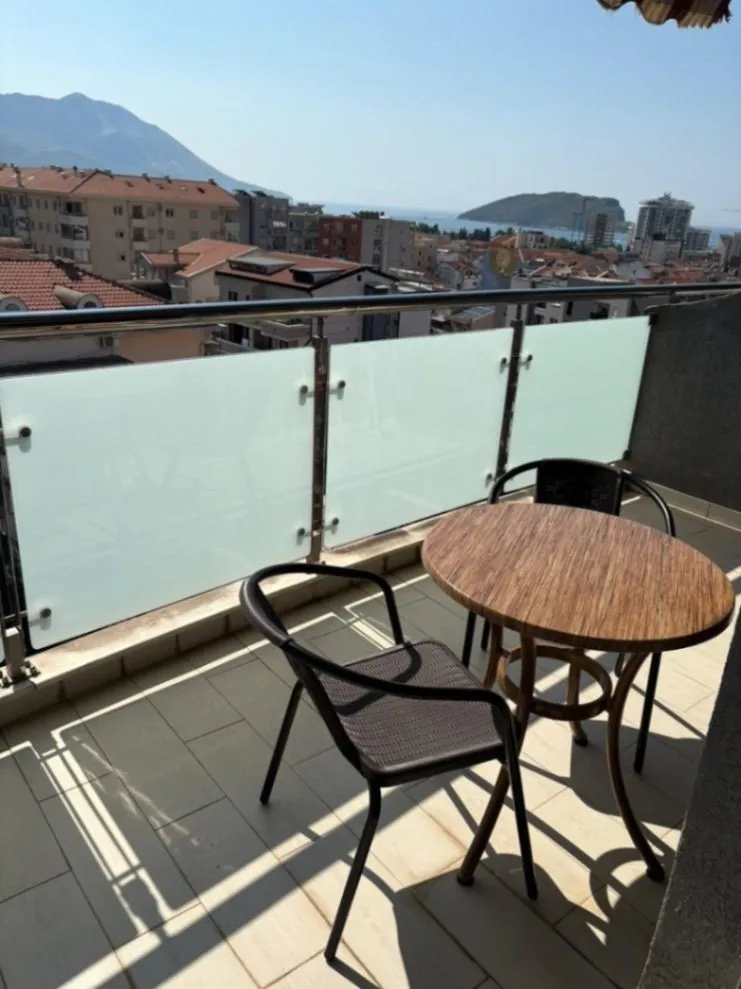 Rent, one bedroom apartment, 52m², Rozino, Budva
