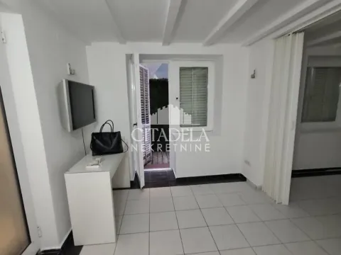 Izdavanje, četvorosoban stan, 80m², Stari Grad, Beograd - image 4