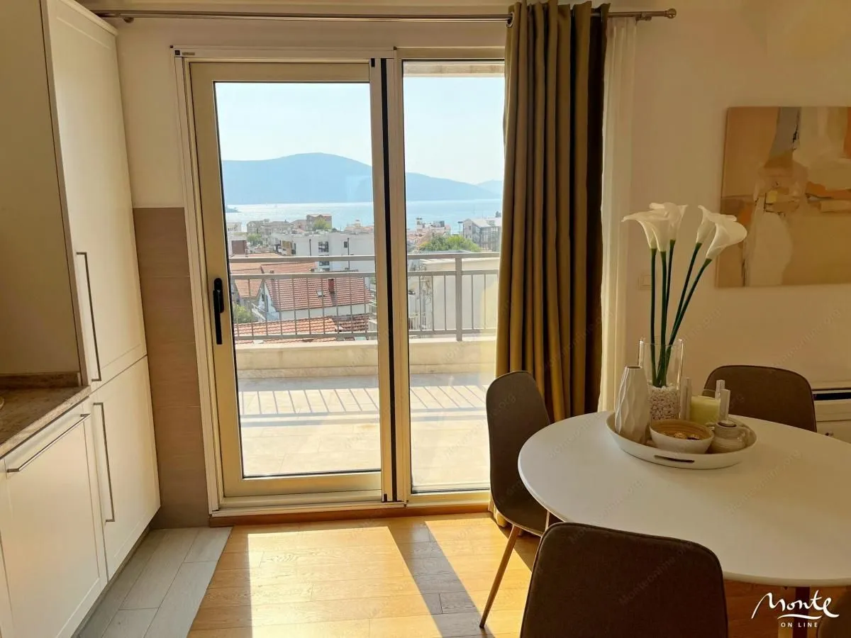 Prodaja, trosoban stan, 99m², Tivat, Crna Gora