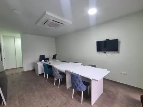 Sale, office space, 56m², City Kvart, Podgorica - image 1
