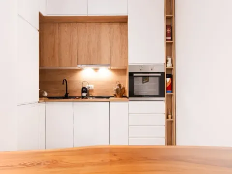 Izdavanje, jednosoban stan, 32m², Dobrota, Kotor - image 10