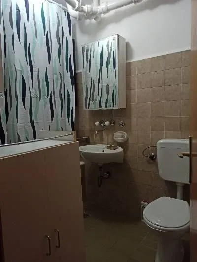Izdavanje, dvosoban stan, 57m², Tivat, Crna Gora