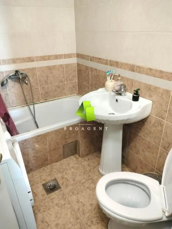 Izdavanje, dvosoban stan, 85m², Medijana, Niš
