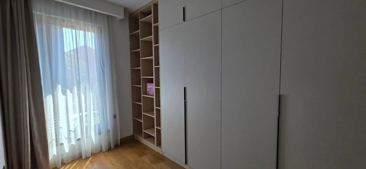 Izdavanje, trosoban stan, 85m², Vezirov Most, Podgorica