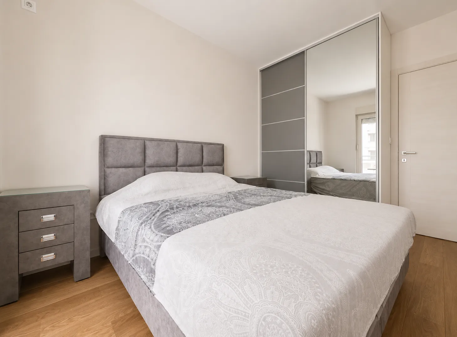 Izdavanje, jednosoban stan, 49m², Central Point, Podgorica