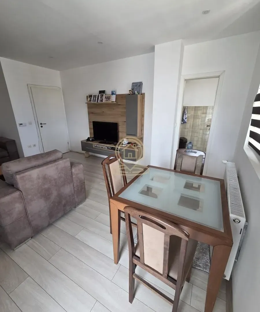 Prodaja, trosoban stan, 94m², Medijana, Niš