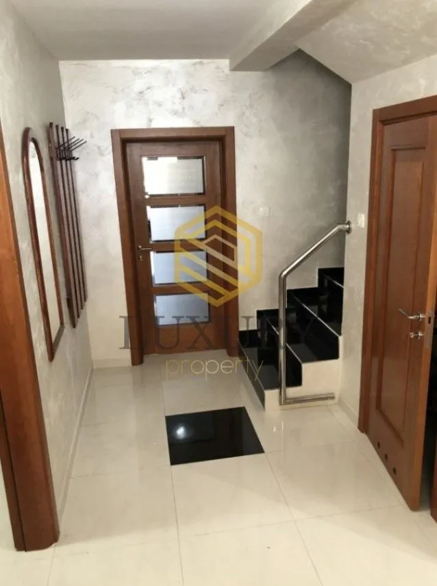 Rent, house, 200m², Konik, Podgorica