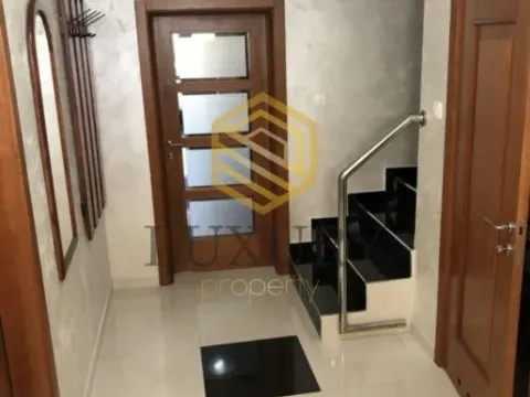 Izdavanje, kuća, 200m², Konik, Podgorica - image 12