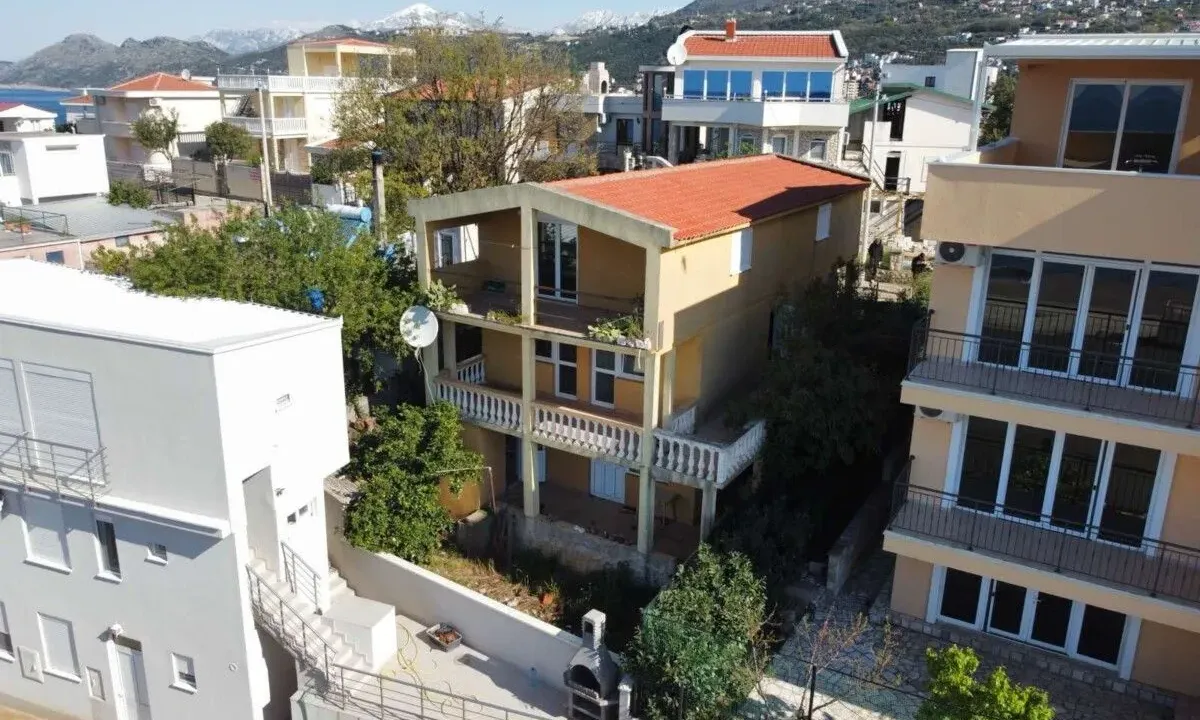 Prodaja, kuća, 200m², Stari Bar, Bar