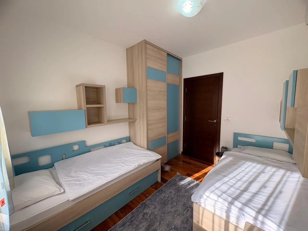 Rent, two bedroom apartment, 70m², Dobrota, Kotor