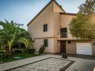 Prodaja, kuća, 280m², Masline, Podgorica - image 1