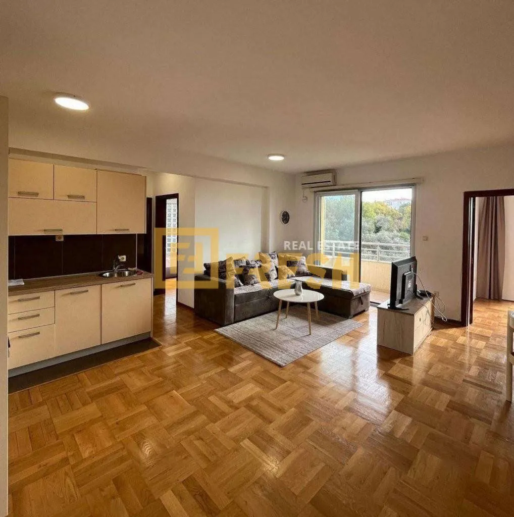 Rent, three bedroom apartment, 88m², Bečići, Budva