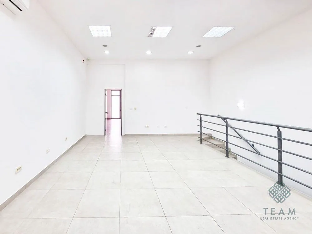 Rent, office space, 101m², Tološka šuma, Podgorica