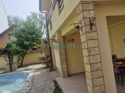 Izdavanje, kuća, 220m², Petrovaradin, Novi Sad - image 17