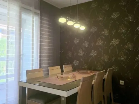 Izdavanje, trosoban stan, 82m², Blok 6, Podgorica - image 4