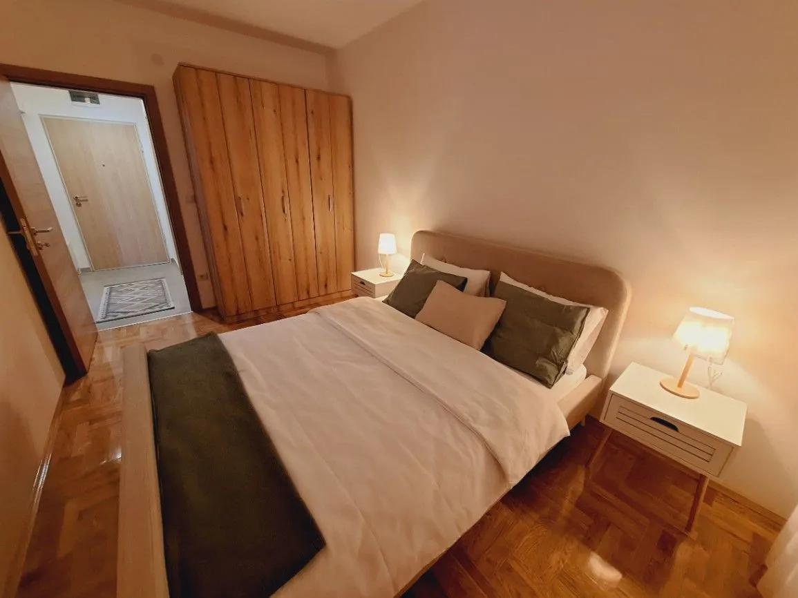 Izdavanje, jednosoban stan, 45m², Stari Aerodrom, Podgorica