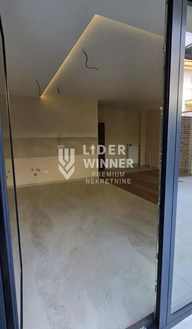 Sale, three bedroom apartment, 67m², Kluz, Zvezdara Sve Podlokacije