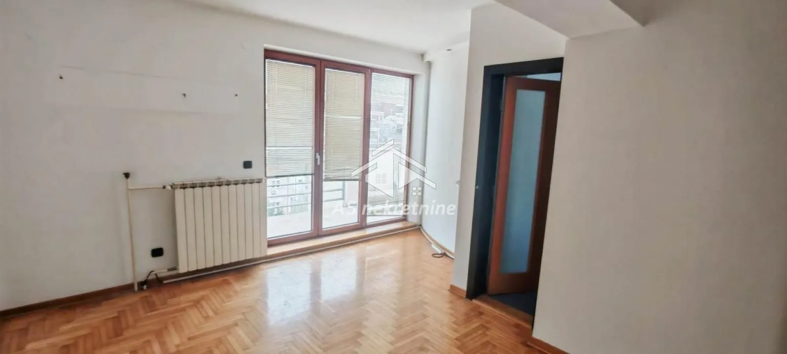 Prodaja, stan, 207m², Kalenić Pijaca, Vračar Sve Podlokacije