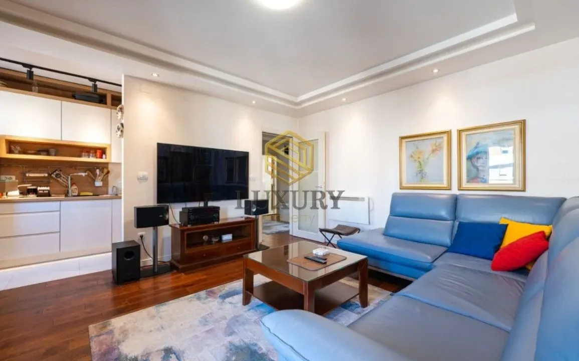 Izdavanje, dvosoban stan, 68m², Central Point, Podgorica