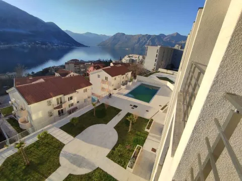 Prodaja, jednosoban stan, 57m², Dobrota, Kotor - image 2