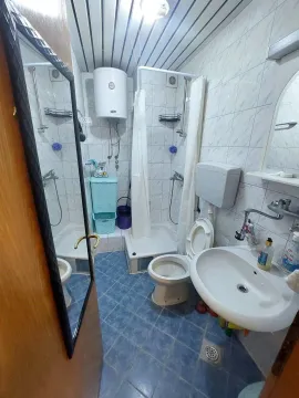 Izdavanje, jednosoban stan, 55m², Stari Aerodrom, Podgorica - image 6