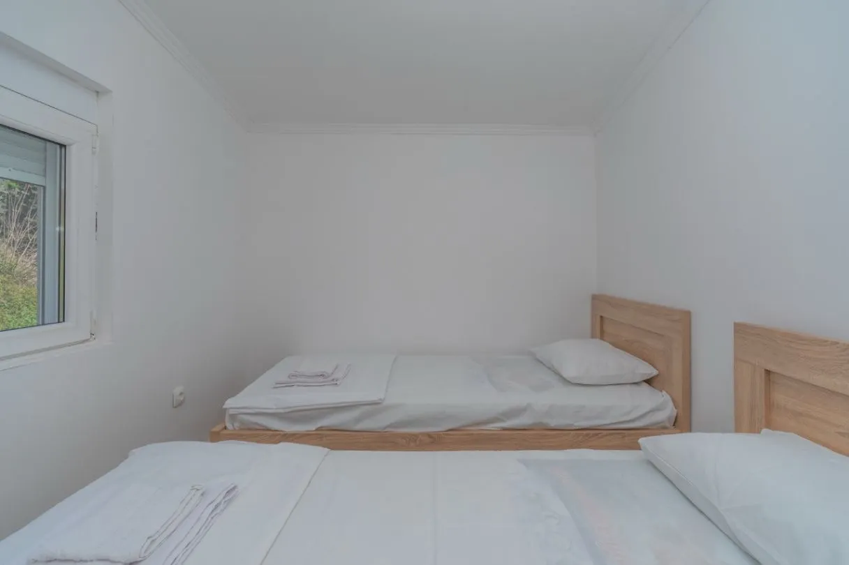 Izdavanje, dvosoban stan, 70m², Stari Bar, Bar