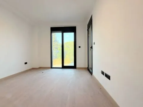 Prodaja, trosoban stan, 111m², Vezirov Most, Podgorica - image 4