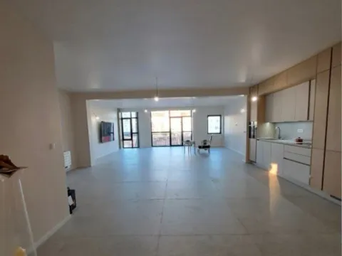 Prodaja, dvosoban stan, 127m², Centar, Podgorica - image 4