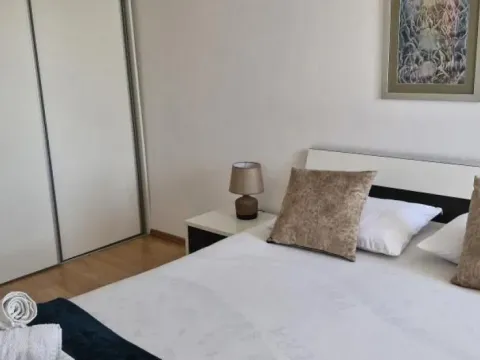 Izdavanje, dvosoban stan, 80m², Tivat, Crna Gora - image 4