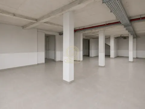 Rent, office space, 360m², Centar, Vrnjačka Banja - image 1