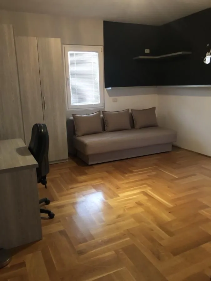 Rent, four bedroom apartment, 191m², Mrčevac, Tivat