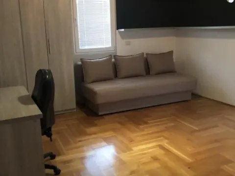 Izdavanje, četvorosoban stan, 191m², Mrčevac, Tivat - image 7