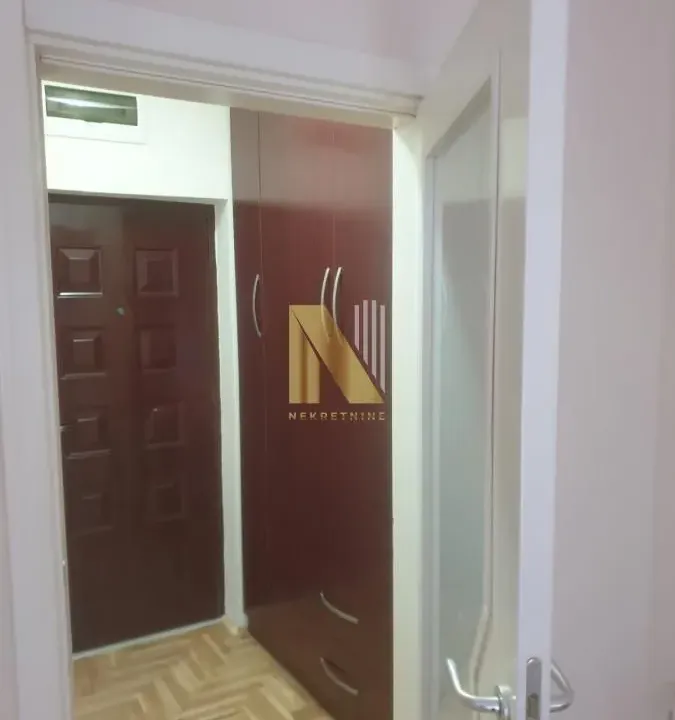 Izdavanje, garsonjera, 31m², Bulevar Evrope, Novi Sad Sve Podlokacije