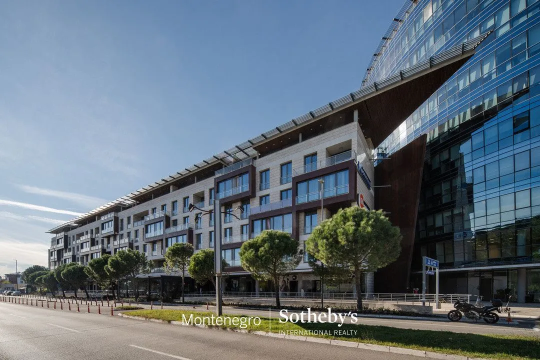 Rent, three bedroom apartment, 204m², Kod Capital Plaze, Podgorica