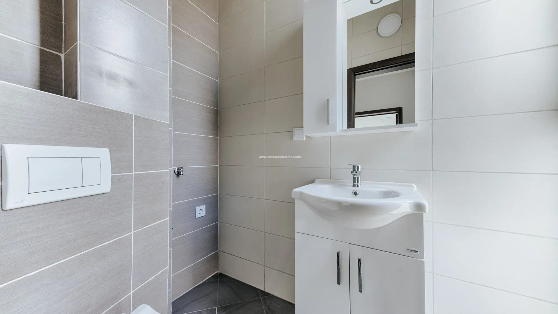 Sale, house, 250m², Utjeha, Bar
