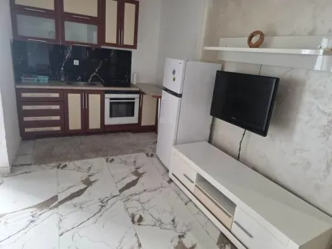 Dnevni boravak sa kuhinjom i trpezarijskim dijelom. - image 3