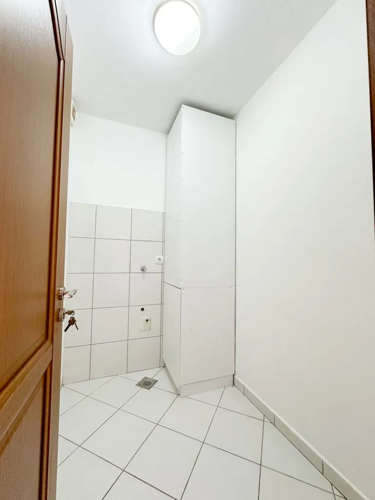 Izdavanje, trosoban stan, 137m², Stari Aerodrom, Podgorica