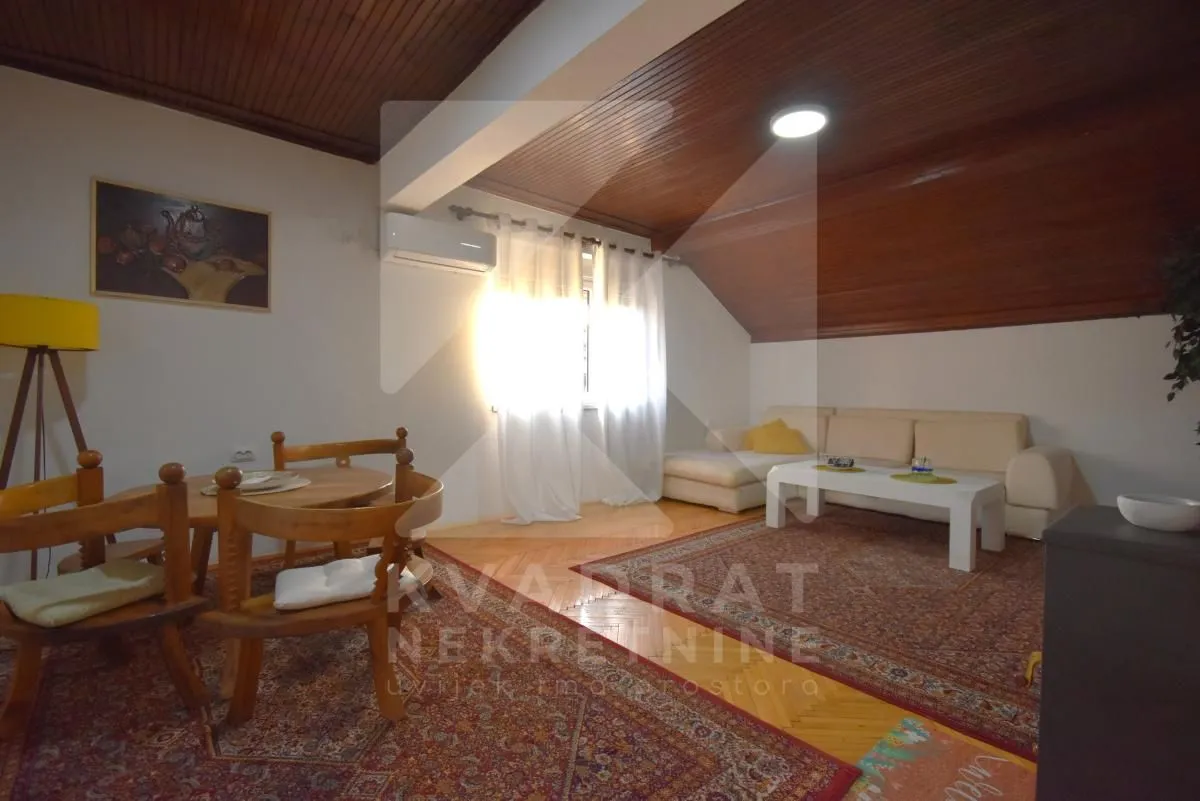 Izdavanje, trosoban stan, 100m², Stari Aerodrom, Podgorica