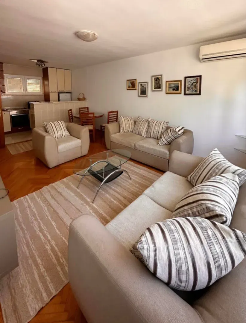 Izdavanje, jednosoban stan, 52m², Gorica C, Podgorica