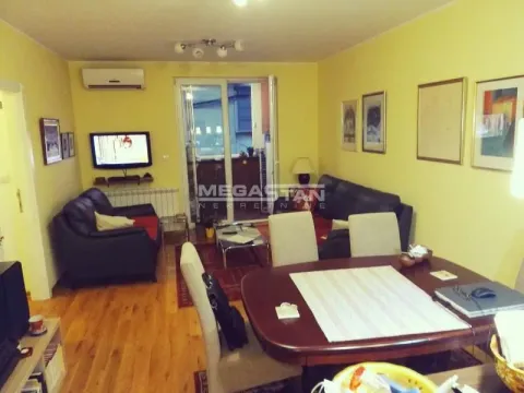 Prodaja, dvosoban stan, 50m², Zemun Cara Dušana, Zemun Sve Podlokacije - image 2