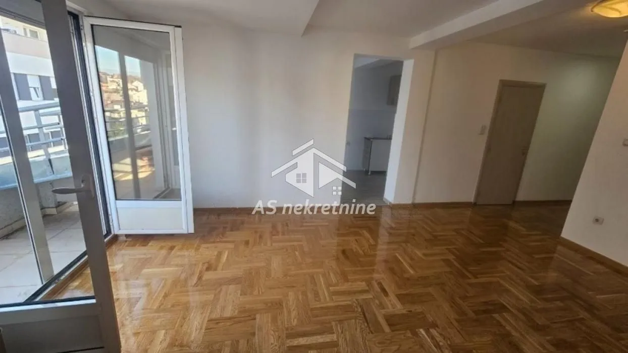 Izdavanje, trosoban stan, 75m², Đeram Pijaca, Beograd
