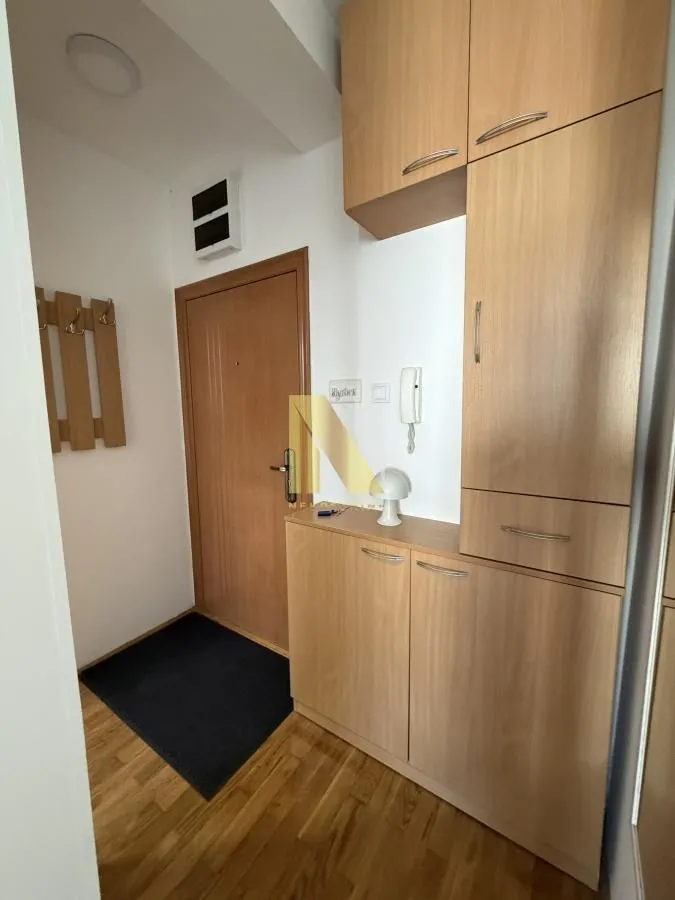 Izdavanje, dvosoban stan, 41m², Sajmište, Novi Sad