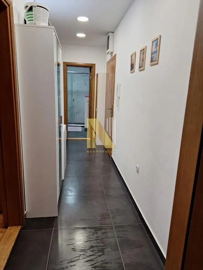 Izdavanje, dvosoban stan, 62m², Adamovićevo Naselje, Novi Sad Sve Podlokacije