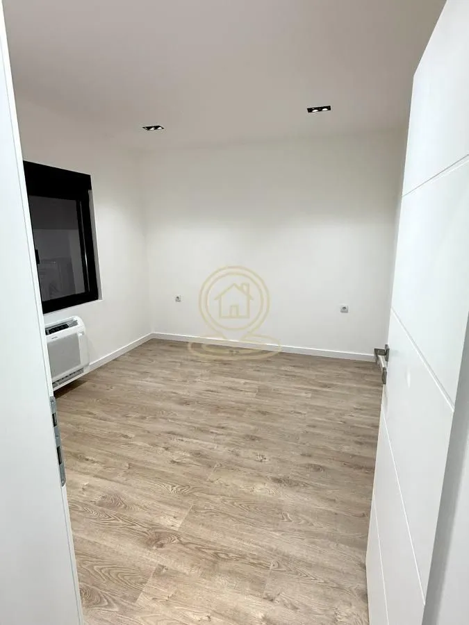 Sale, three bedroom apartment, 64m², Medijana, Niš