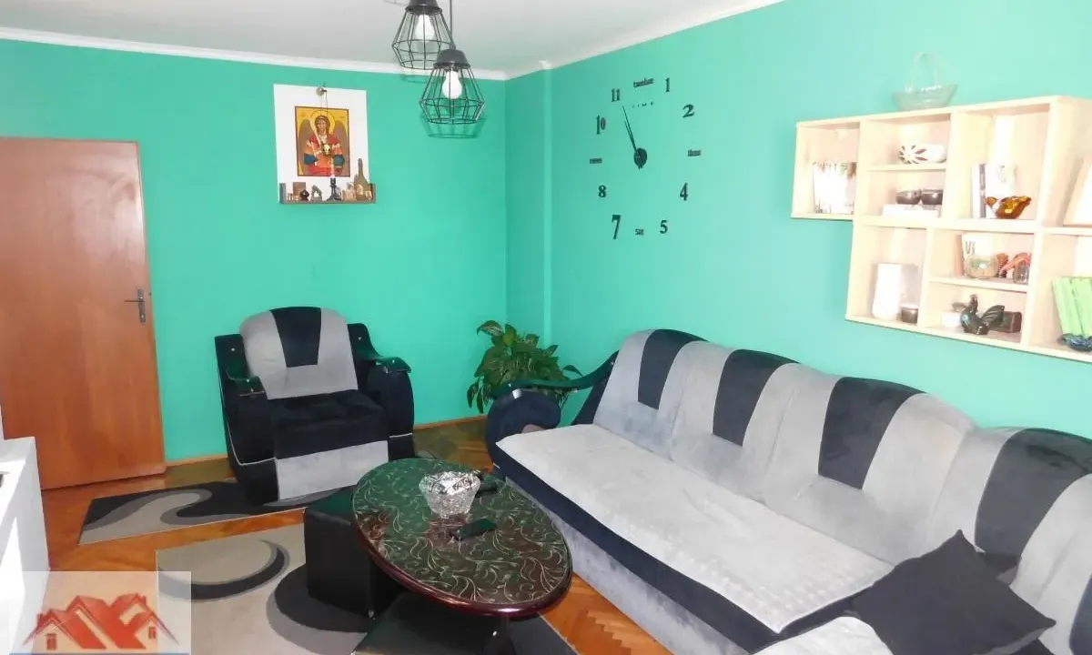 Prodaja, trosoban stan, 78m², Centar, Kragujevac