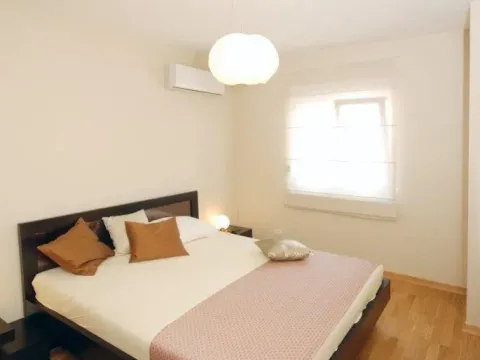 Rent, two bedroom apartment, 75m², City Kvart, Podgorica - image 13