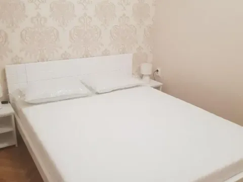 Izdavanje, jednosoban stan, 42m², Novi Sad, Srbija - image 12