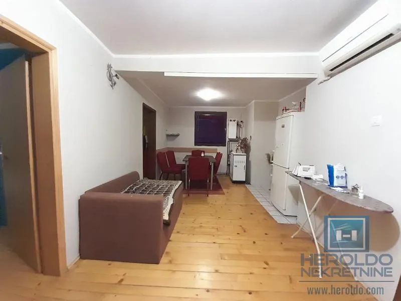 Prodaja, kuća, 310m², Tavrića obori, Jagodina