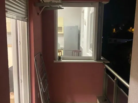 Izdavanje, dvosoban stan, 56m², Stari Aerodrom, Podgorica - image 12