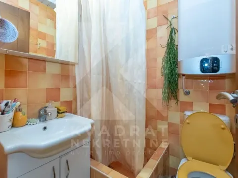 Rent, three bedroom apartment, 97m², Blok 9, Podgorica - image 12